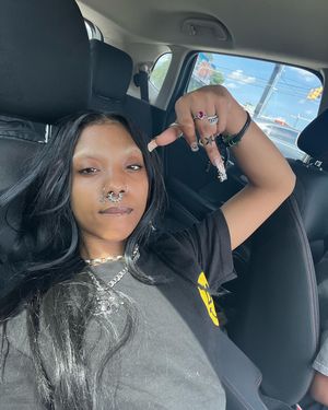 Image post by @dresrealm on Instagram