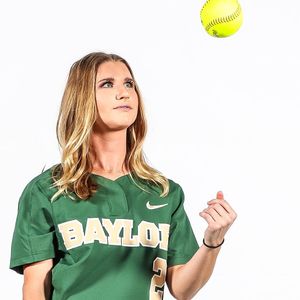 Image post by @baylorsoftball on Instagram
