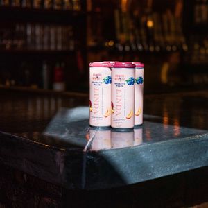 Image post by @drinkmomwater on Instagram