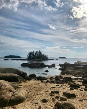 Image post by @themainemag on Instagram