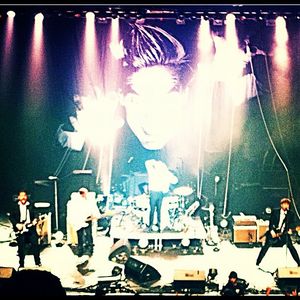 Image post by @thewarfield on Instagram