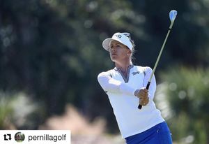 Image post by @cowgirlgolf on Instagram
