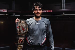 Image post by @arizonacoyotes on Twitter