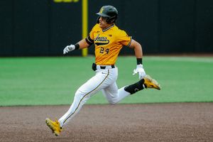 Image post by @UIBaseball on Twitter
