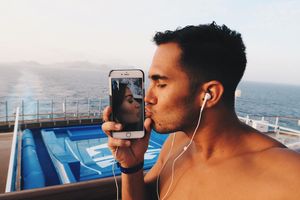 Image post by @therealcarlospena on Instagram