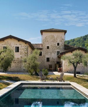 Image post by @_stay_inside on Instagram