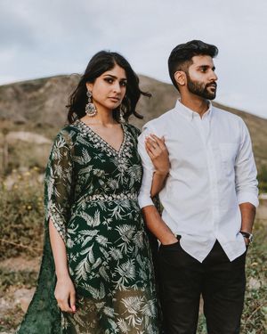 Image post by @thismodernlovephoto on Instagram