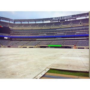 Image post by @metlifestadium on Instagram