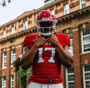 Image post by @UNISWAG on Twitter