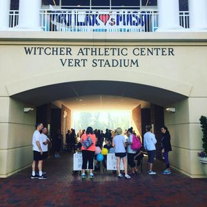 Image post by @hpuwlax on Instagram