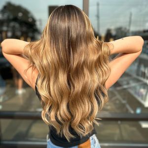 Image post by @studiovasi_salon on Instagram