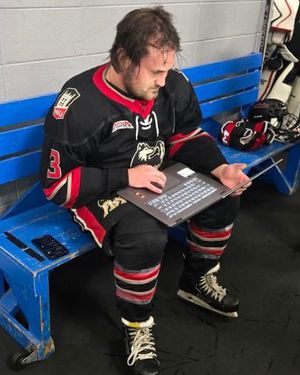 Image post by @collegehockeybuzz on Instagram