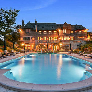 Image post by @christiesrealestate on Instagram