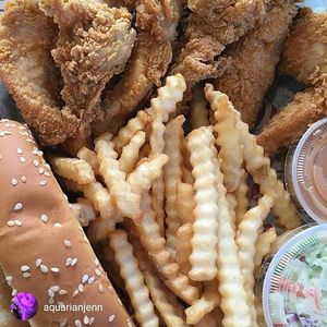 Image post by @raisingcanes on Instagram