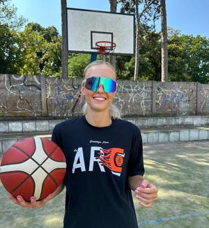 Image post by @pholesinska on Instagram