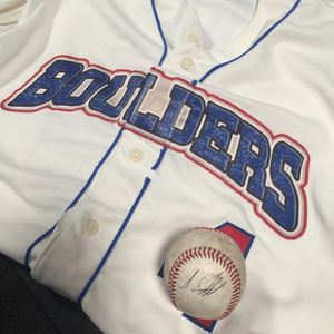 Image post by @nyboulders on Instagram