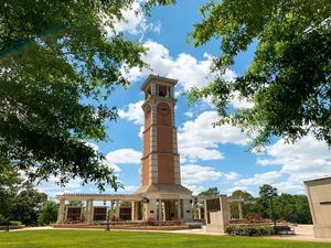 Image post by @uofsouthalabama on Instagram