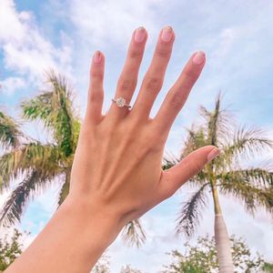 Image post by @theknot on Instagram