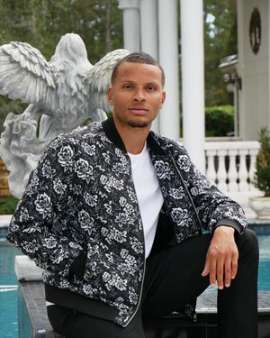 Image post by @de6rasse on Instagram