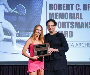 Image post by @elonwtennis on Instagram