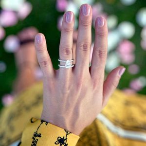 Image post by @theknot on Instagram