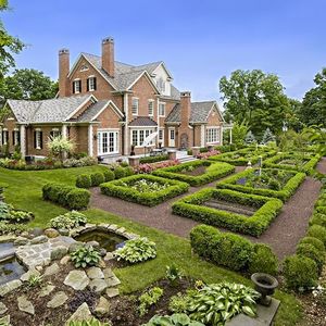 Image post by @christiesrealestate on Instagram