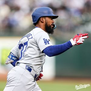 Image post by @losdodgers on Instagram