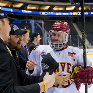 Image post by @du_hockey on Instagram