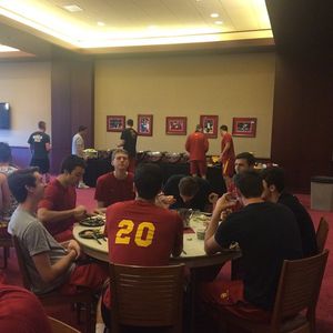Image post by @uscmensvolley on Instagram
