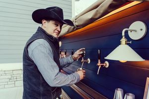 Image post by @jonpardi on Instagram