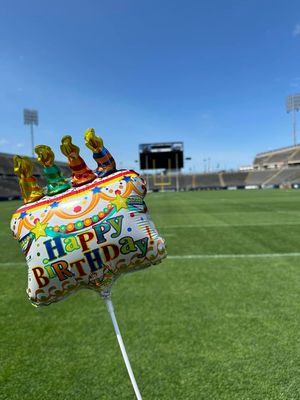 Image post by @rentschlerfield on Facebook