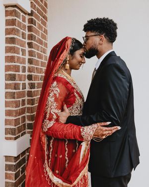 Image post by @thismodernlovephoto on Instagram