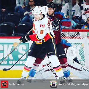 Image post by @du_hockey on Instagram