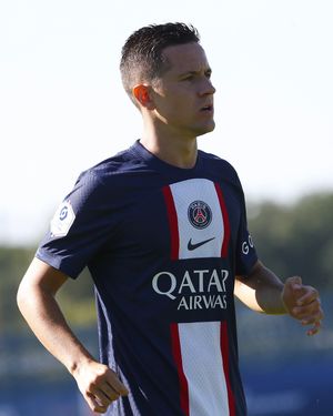 Image post by @psg on Instagram