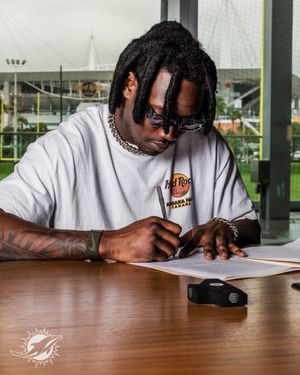 Image post by @MiamiDolphins on Twitter