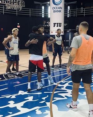 Image post by @fiuhoops on Instagram
