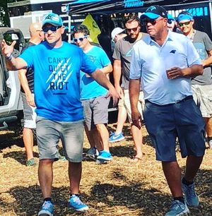 Image post by @roaringriot on Instagram