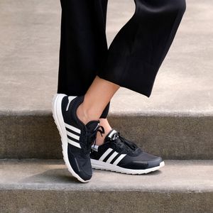 Image post by @dsw on Instagram