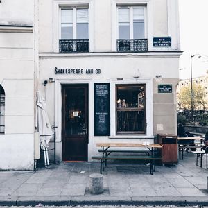 Image post by @byohlola on Instagram