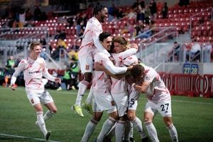 Image post by @realmonarchs on Instagram