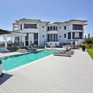 Image post by @christiesrealestate on Instagram