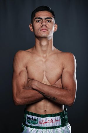 Image post by @MatchroomBoxing on Twitter
