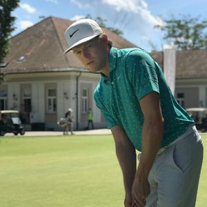 Image post by @alexknappegolf on Instagram