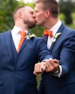 Image post by @theknot on Instagram