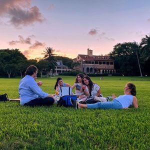 Image post by @deeringestate on Instagram