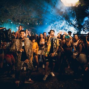 Image post by @nickyjam on Instagram