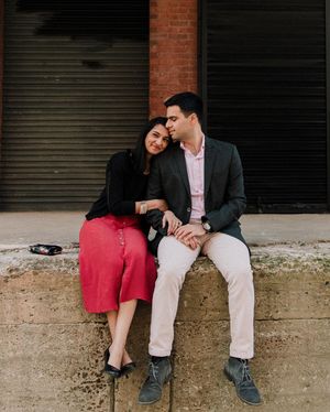 Image post by @thismodernlovephoto on Instagram