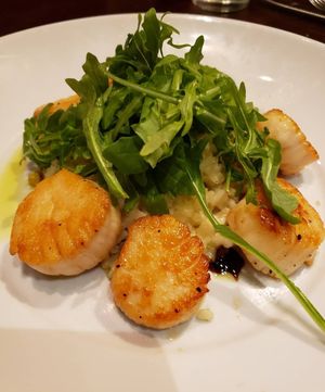 Image post by @houlihans on Instagram