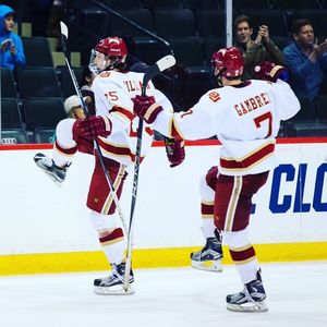 Image post by @du_hockey on Instagram