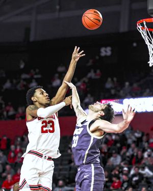 Video post by @ugabasketball on Twitter